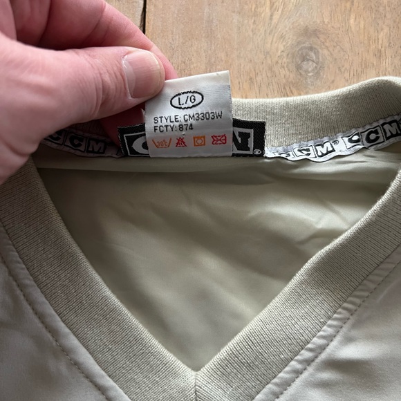 3/$90 CCM Vneck Windbreaker Vest - Picture 3 of 3